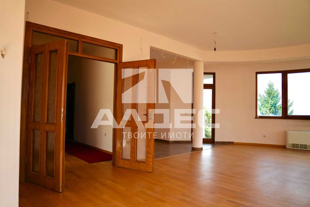 Дава се под наем Тристаен апартамент в София, Симеоново - 190 кв.м за 2184.33 € - Снимка #3