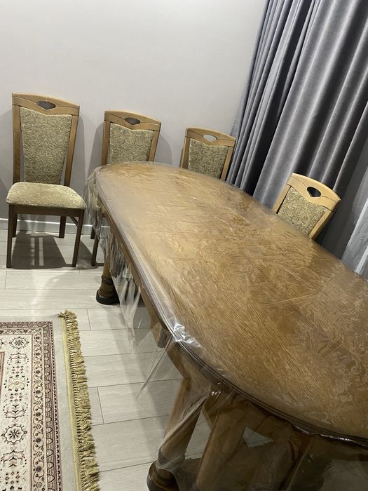 стол и стулья для зала