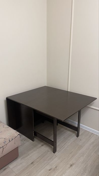 Стол 2,5 метр, в отличном состояний