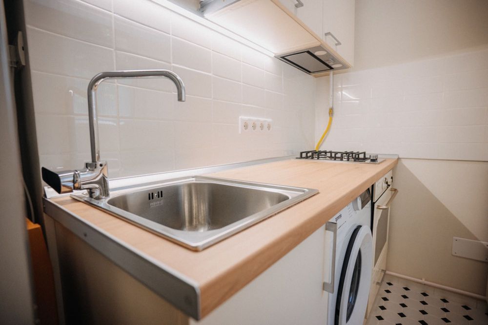 Garsonieră premium, complet renovată – zona Avram Iancu, Brașov | 69.900 € negociabil