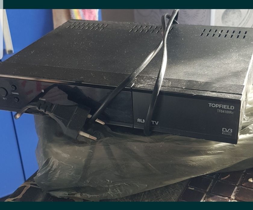 тюнер для тв. В отличном состоянии