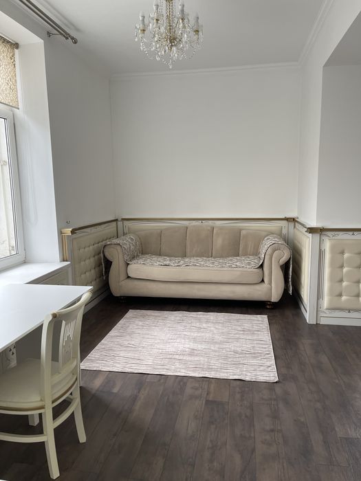 Диван , не раскладной