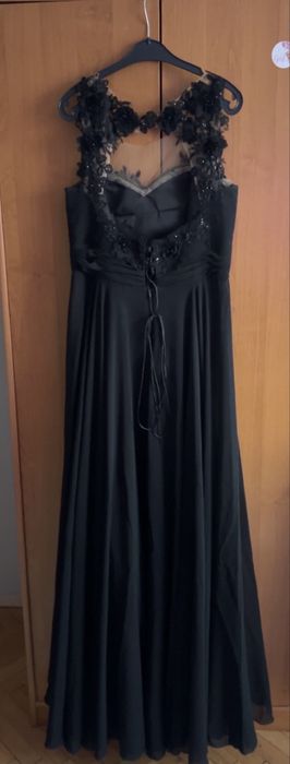 Абитуриентска рокля