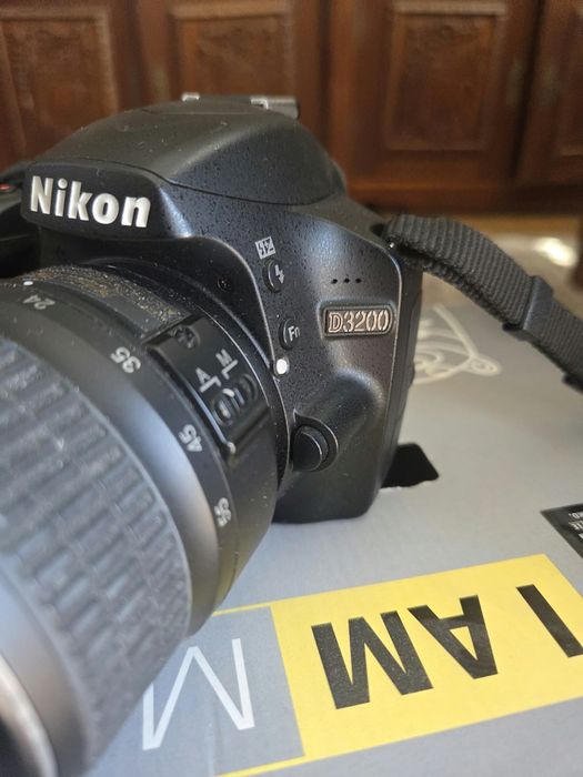 Nikon 3200 cu obiectiv din kit de 55 mm