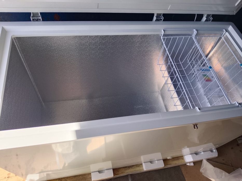 Продам морозильник