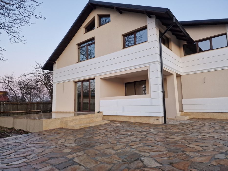 Vând/schimb/închiriez casa noua  tip duplex