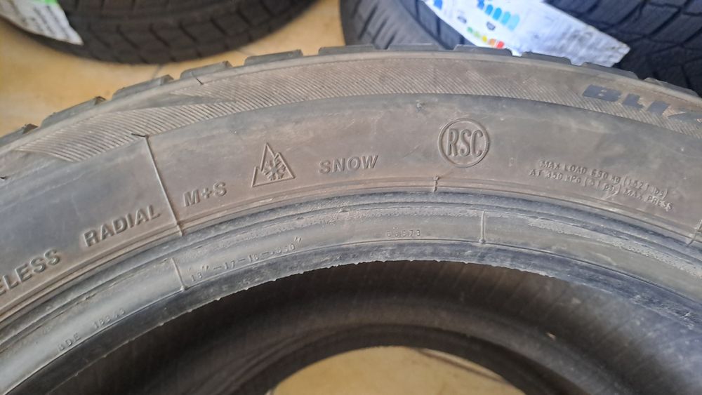 2 Anvelope iarna 225 50 r18 BRIDGESTONE