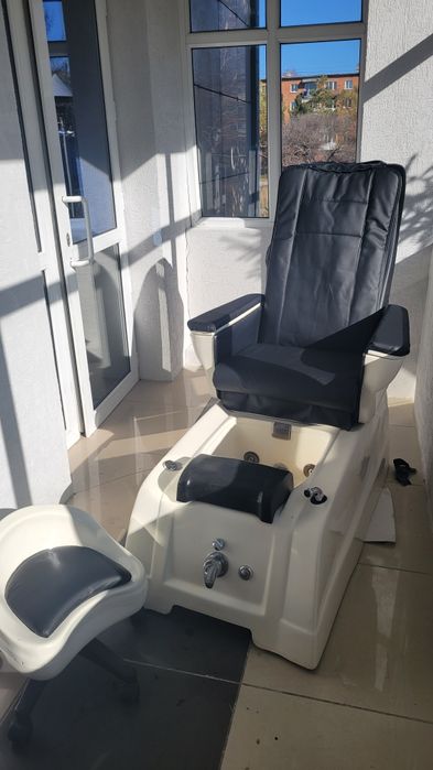 Продаётся педикюрное кресло