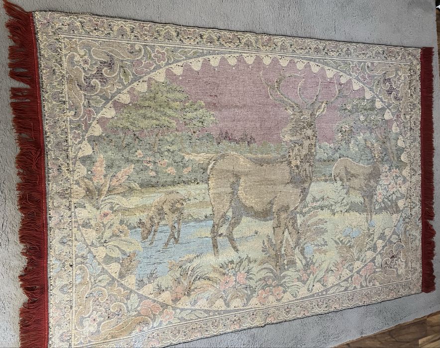 Tapiserie vintage, cu cerb