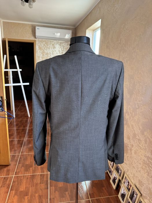 Vand costum Gri H&M purtat o singura data