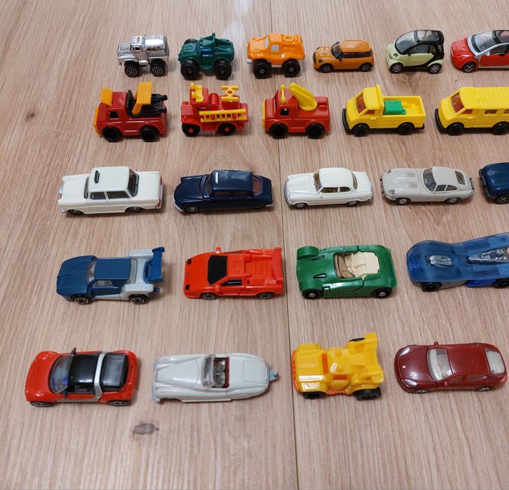 Киндер играчки колички