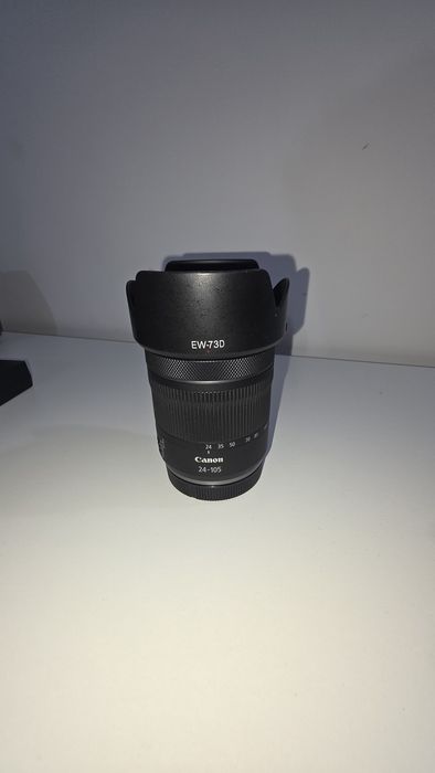 Canon mirrorless eos r