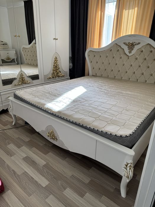 Продам Спальную гарнитуру