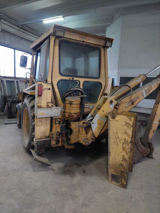 Buldoexcavator MF 500