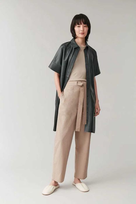 Кожена рокля-риза COS от 100% агнешка кожа