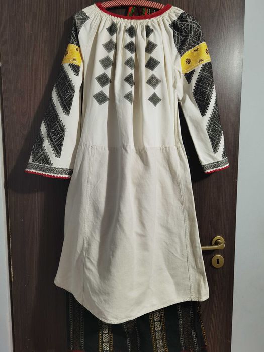 Costum popular autentic