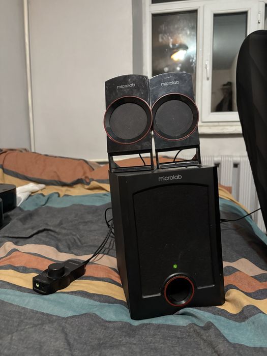 продам рабочую акустическую систему Microlab M111