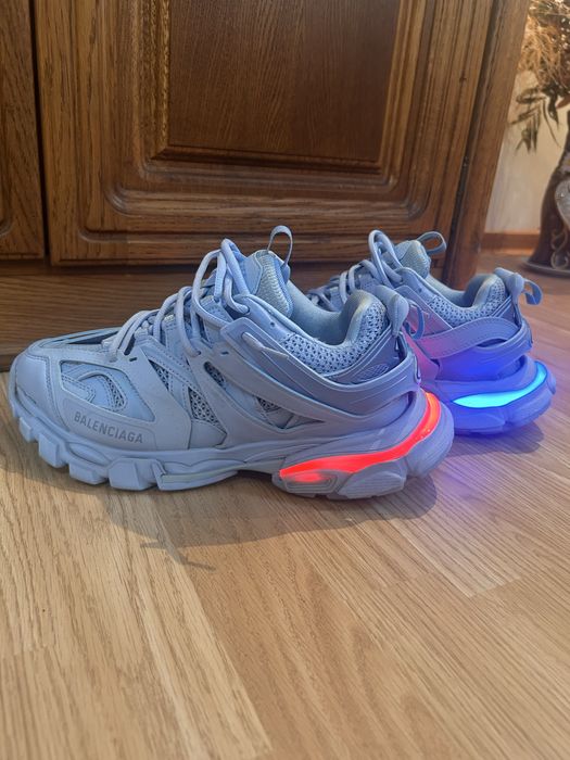 Balenciaga track led
