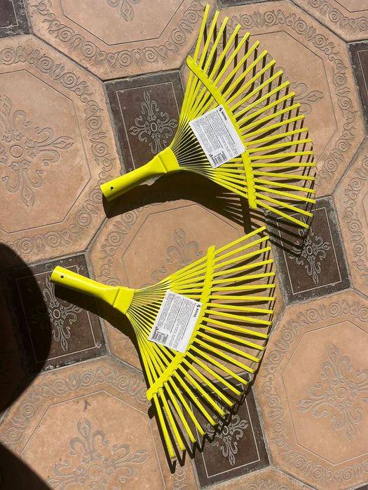 Грабли веерные, 22 зуба, окрашенная