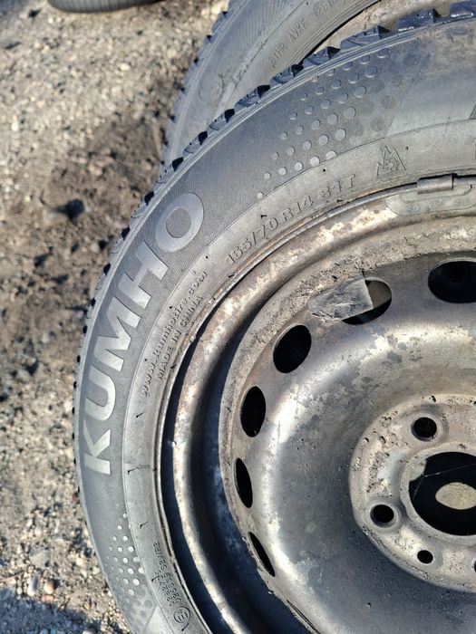 Vand roata rezerva fiat punto are anvelopa 165  70 14 buna kumho m+s