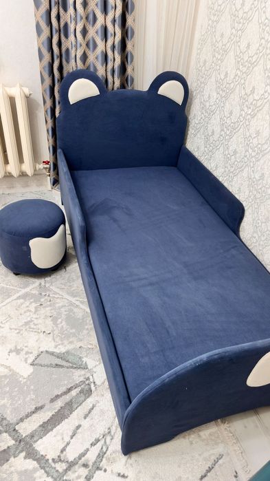 Детская кровать с пуфиком