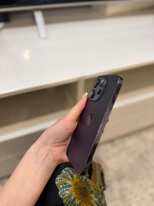 Продам Iphone 14 pro