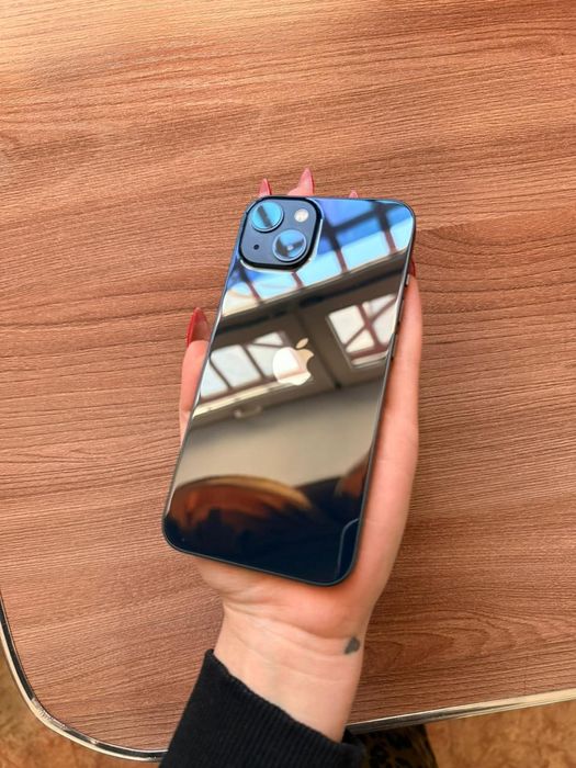 Продам Iphone 13 black