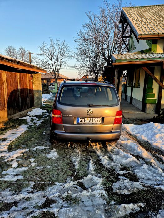 Vând vw tuaran recent adus în țară