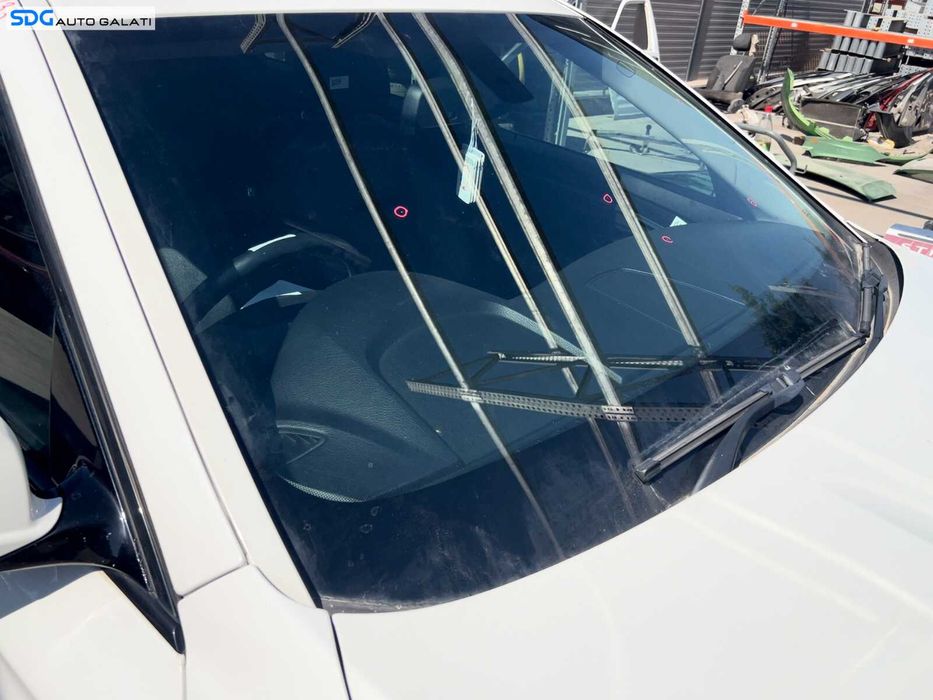 Parbriz Geam Sticla Model cu Senzor Ploaie BMW Seria 5 F10 F11 2009 - 2017 (imperfectiuni) [Q6605]
