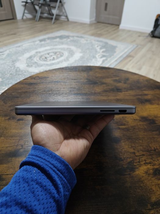 Macbook Pro A2918 impecabil ( pentru piese )