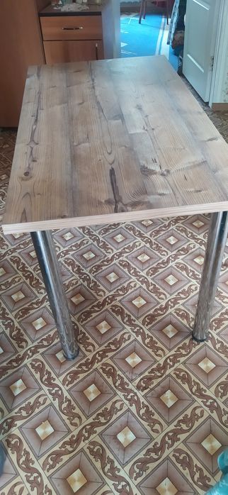 Стол овальное 1.50*0.70, хорошее качество