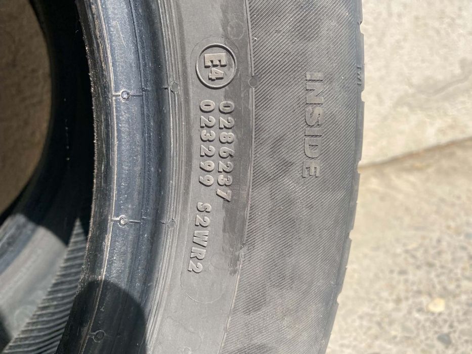 Vând cauciucuri in conditi foarte bune .