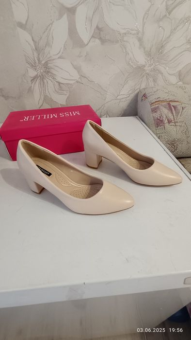 Продам туфли новые