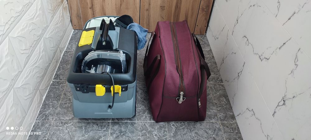 Продам аппарат Керхер для химчистки