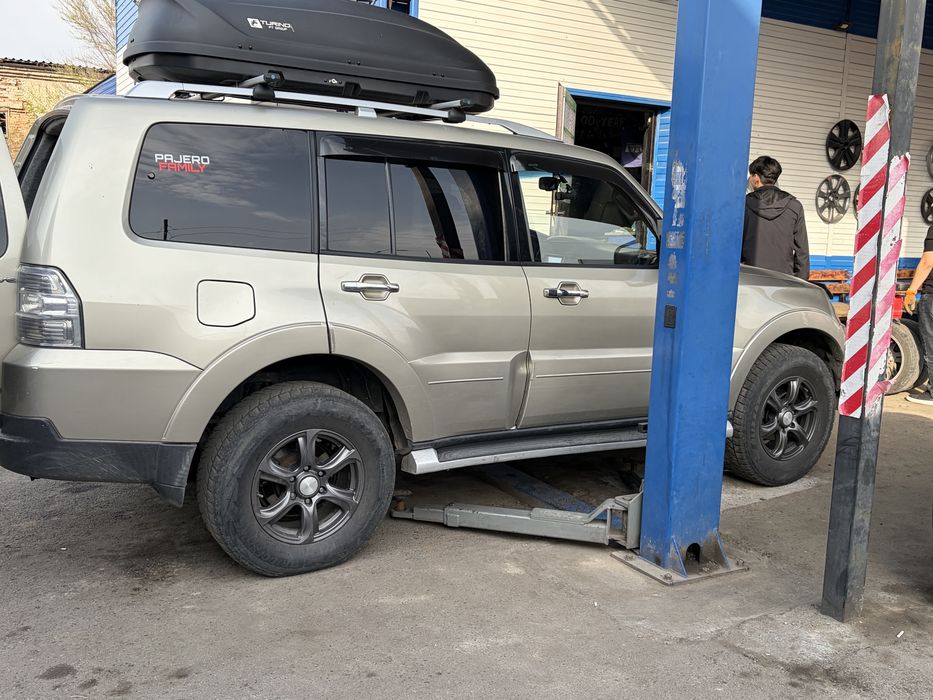 Шины 265/70R17 в отличном состоянии