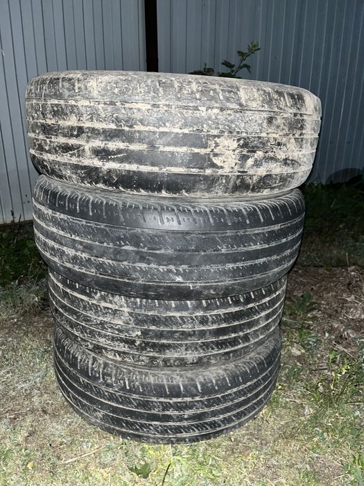 Шины 225/65 r17 б.у. в удовлетворительном состоянии