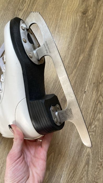 Коньки фигурные 31-32