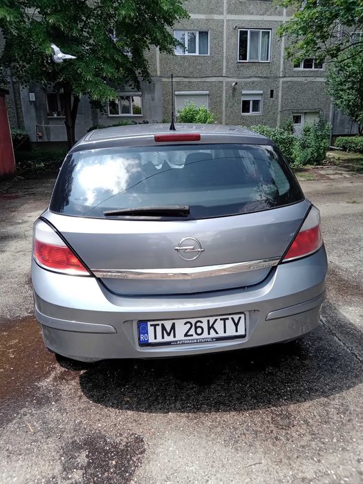 Vând autoturism Opel Astra H 1.4 Benzină ( 2004)- Motor defect