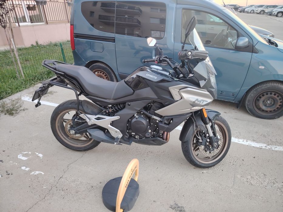 CF MOTO  700 MT.