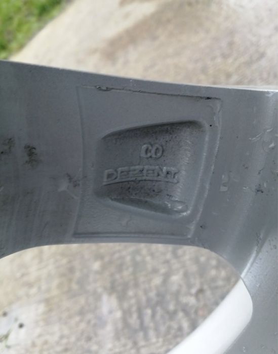 Jante aluminiu cu cauciucuri de iarna R16