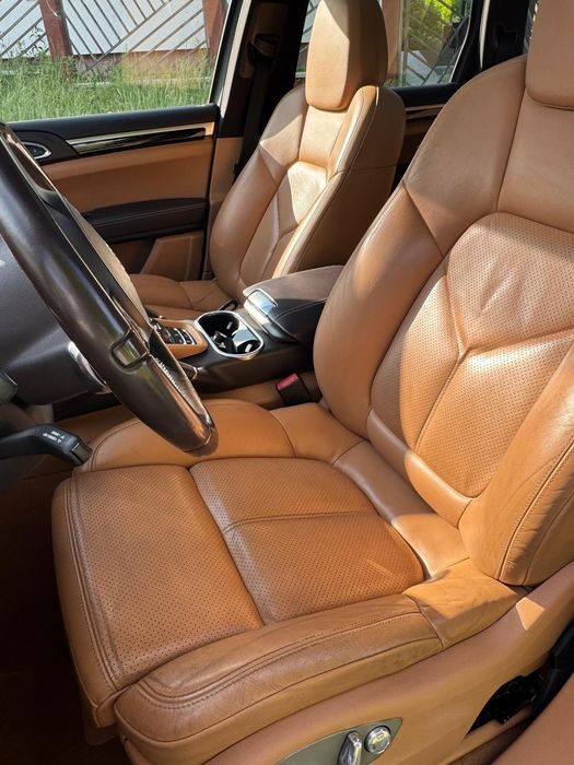 Porche Cayenne 3.0 Diesel-Full options-Automat-SUV premium