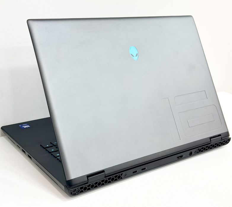 Alienware M16 R2  Ultra 9