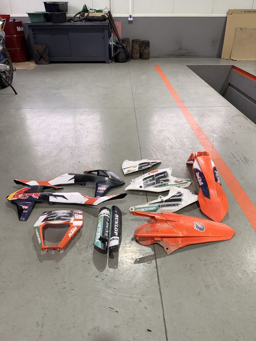 Два комплекта кори за KTM