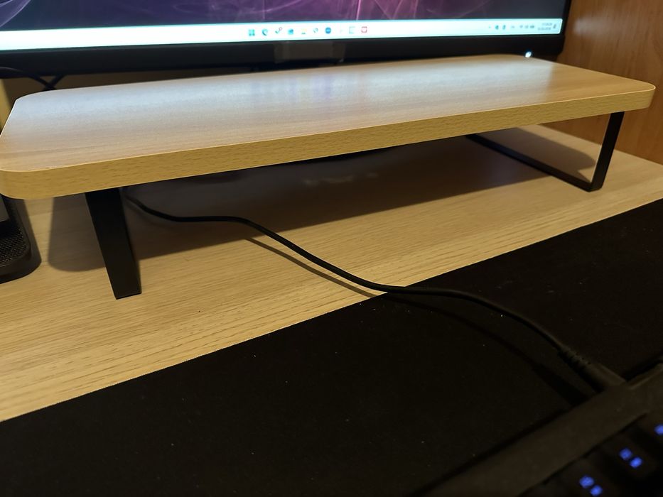 Нова Стойка поставка за бюро / монитор