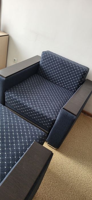 Продам диван и два кресла...