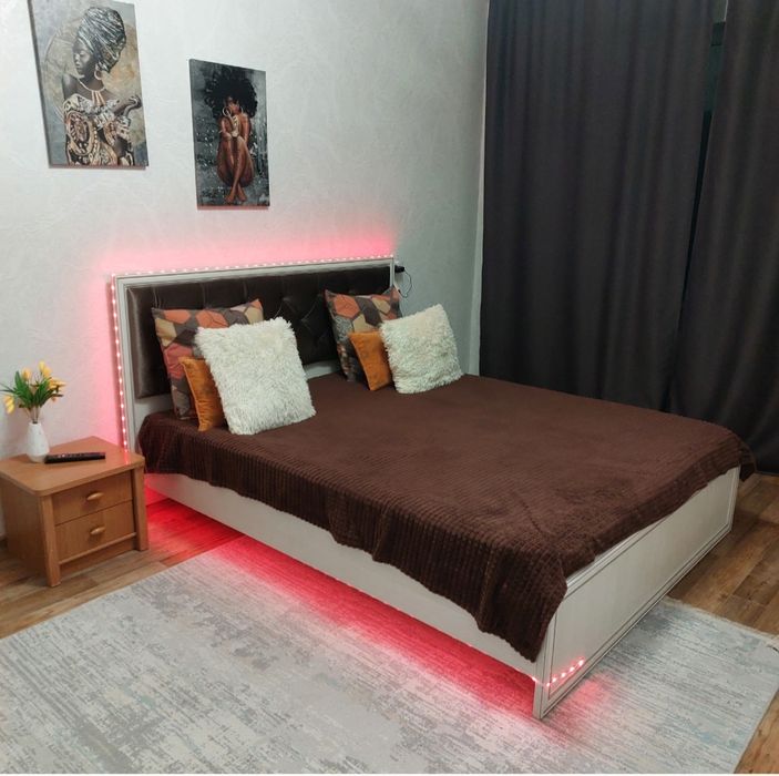 Продам кровать с матрасом