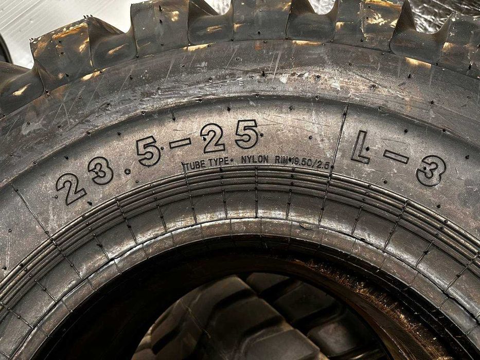 Шины бренда XCMG для спецтехники в размере 17,5–25 12PR и 23,5–25 18PR