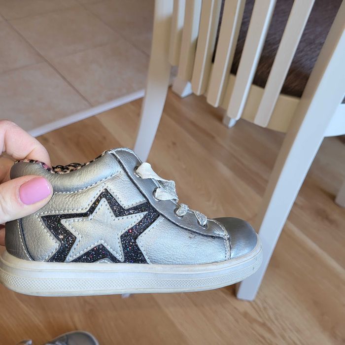 ботушки и обувки за малко краче 21 номер и 26 номер