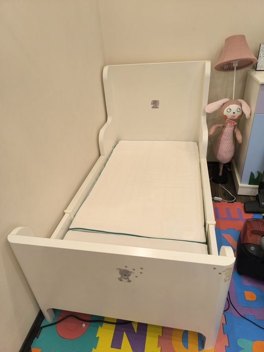Ikea легло Busunge с матрак от мемори пяна