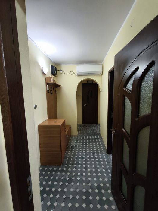Închiriez apartament cu 2 zona Potcoava de aur ,BR-uri